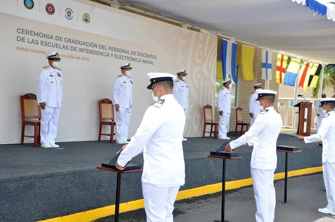 La Armada de México se fortalece al graduar a 51 elementos de las escuelas de intendencia, electrónica e informática naval