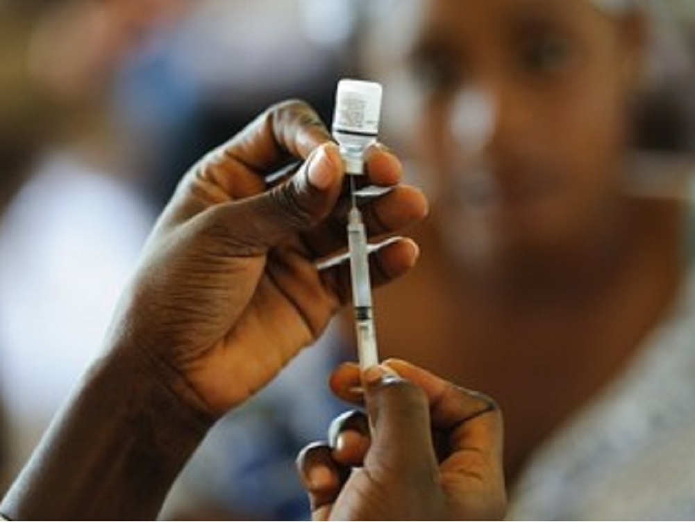 OMS prevé 2000 millones de vacunas seguras y efectivas contra COVID-19 para 2021