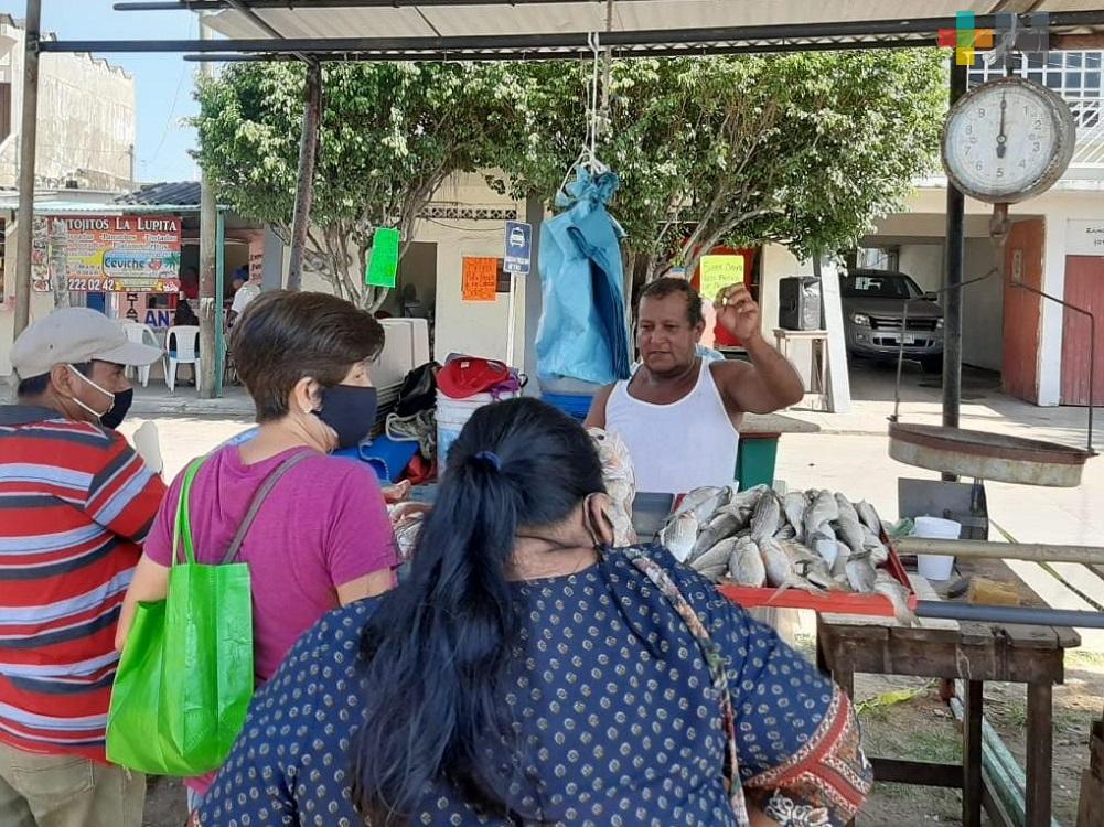 Por remodelación de malecón costero de Villa Allende, reubican a comerciantes de mariscos