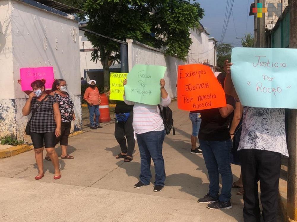 Vecinos de fraccionamiento de Cosoleacaque, exigen justicia para perro abusado sexualmente