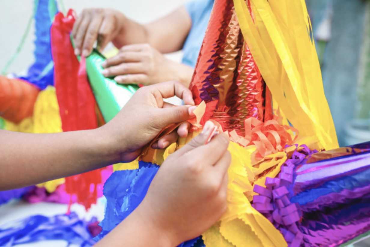 Ayuntamiento de Xalapa realiza talleres de arte popular decembrino