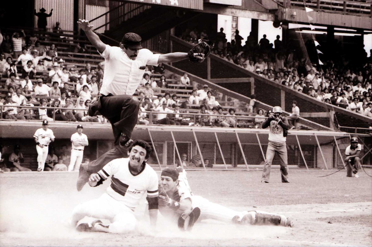 Ángel “Gello” Zubieta, el  umpire de las acrobacias