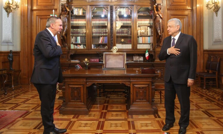 Presidente de México recibe cartas credenciales de 17 embajadoras y embajadores