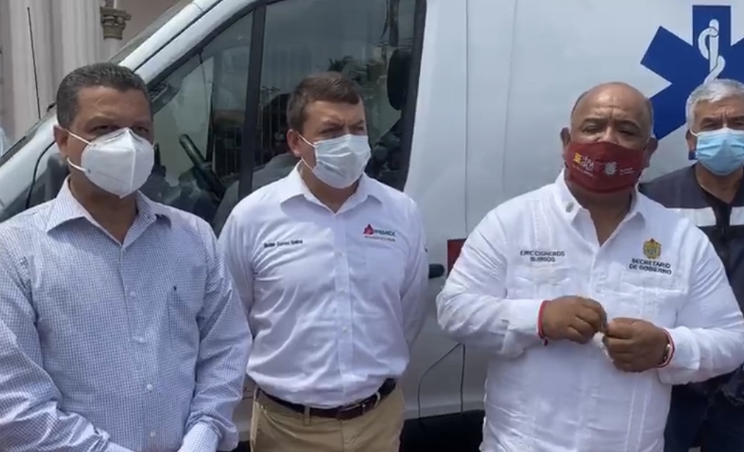 A nombre del gobernador de Veracruz, entregó Eric Cisneros ambulancia al ayuntamiento de Cosamaloapan