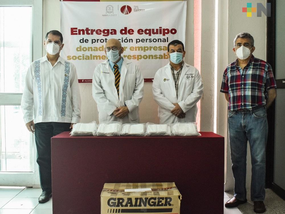Alcalde de Coatzacoalcos entrega equipo de protección personal donado a Hospital “Valentín Gómez Farías”
