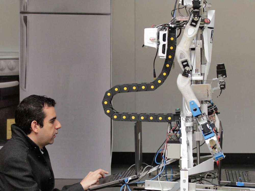 Avanzan expertos de la UNAM en diseño de robots de servicio