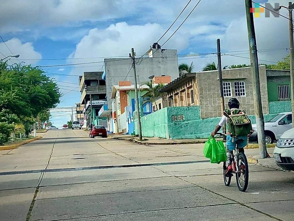 En Coatzacoalcos, ciudadanos muestran apoyo a joven con discapacidad que robaron su bicicleta