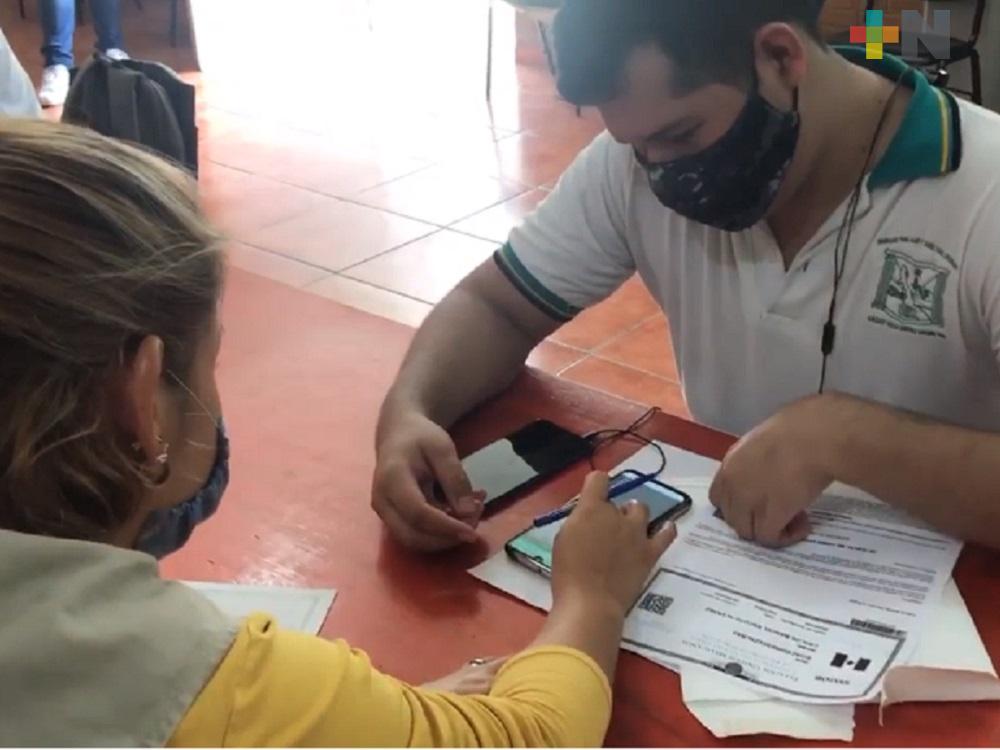 Entregan becas a estudiantes de Bachilleres Tecnológicos de Úrsulo Galván