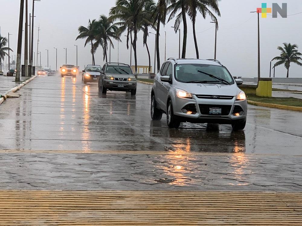 Bajas temperaturas, lluvias moderadas a fuertes en la zona sur