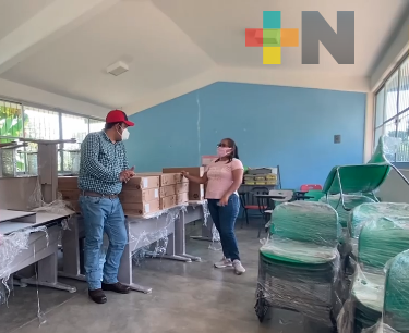 Espacios Educativos entregó obras y mobiliario a escuelas de Playa Vicente