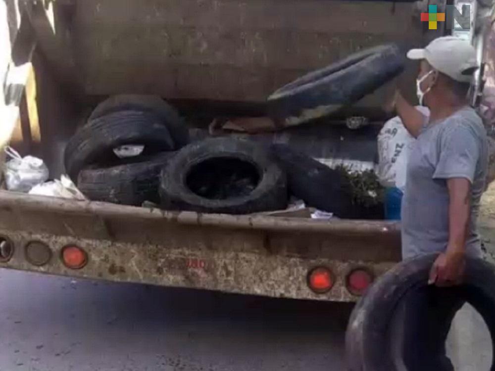 Para evitar contagios de dengue y chikungunya realizan jornada de descacharrización en Chicontepec