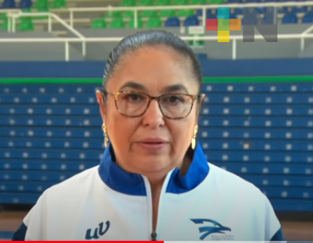 Rectora de la UV da mensaje de bienvenida a alumnado de nuevo ingreso