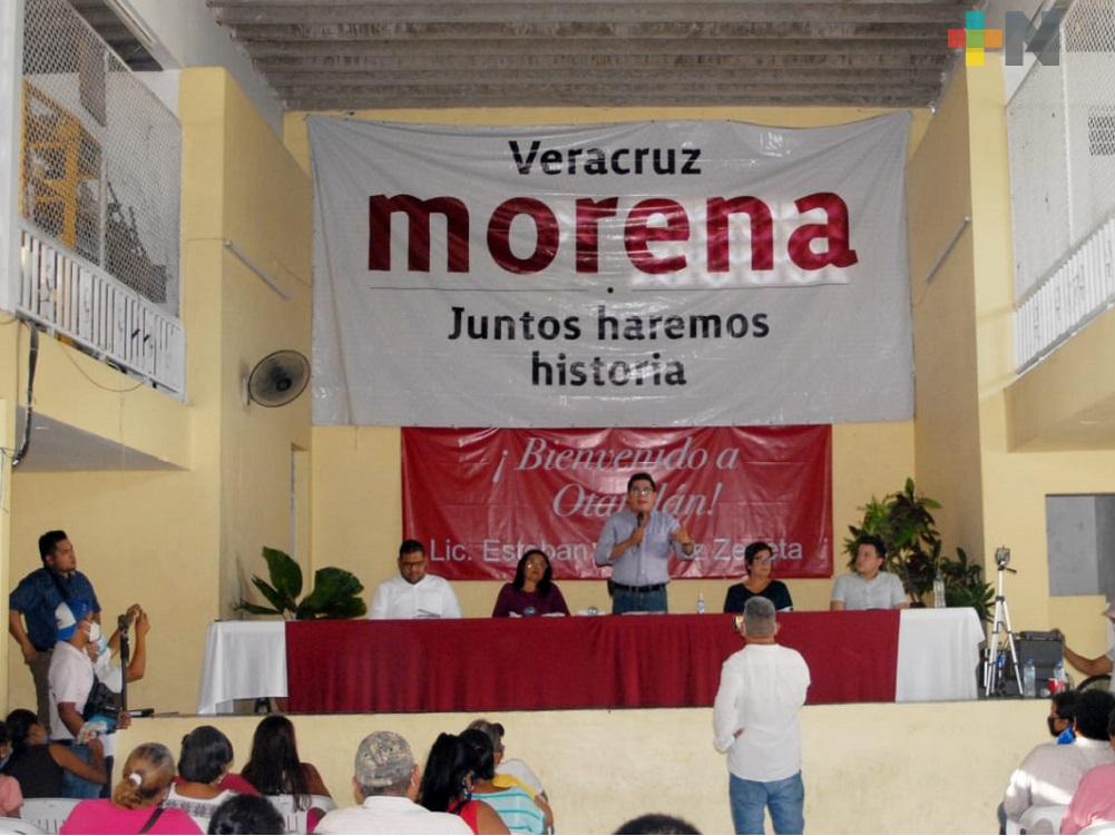 Se reúne Esteban Ramírez con militantes de Morena en Otatitlán