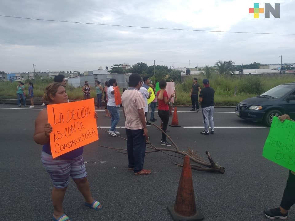 Manifestantes bloquearon autopista Veracruz-Cardel por más de una hora