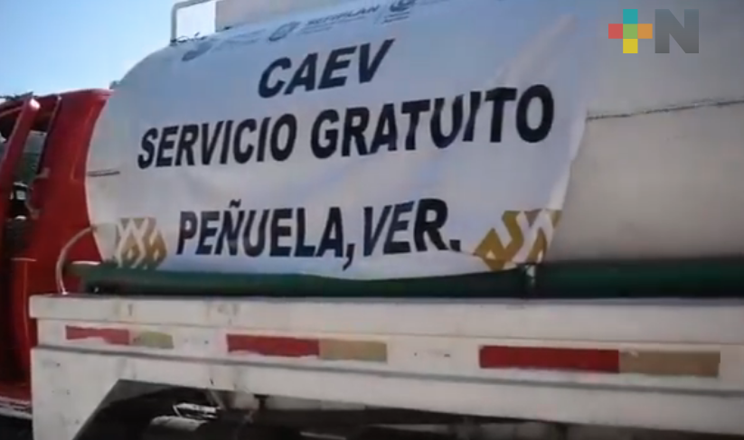 Vecinos de comunidad de Amatlán de los Reyes agradecen a CAEV por apoyarles con pipas