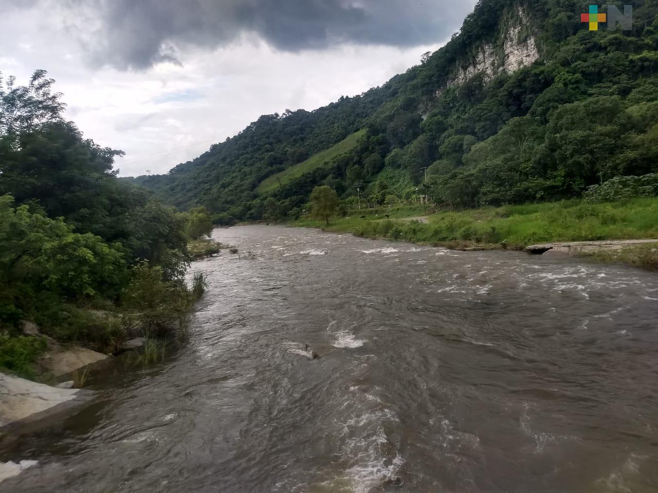 Protección Civil evalúa los daños por crecida de ríos y deslaves en Ilamatlán