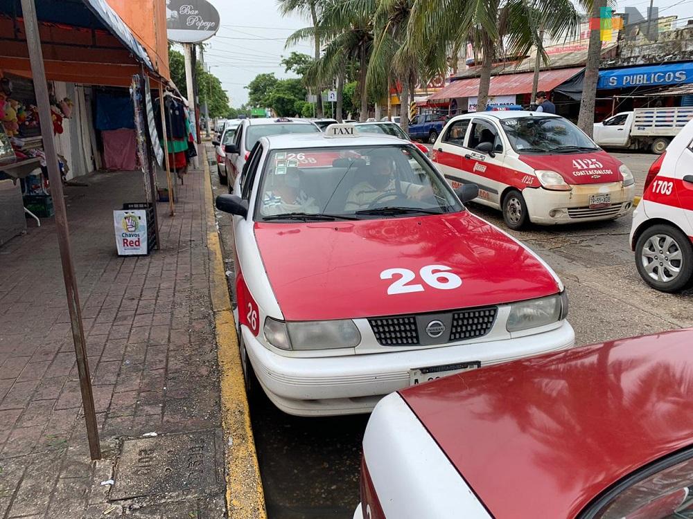 Continúan exhibiendo a choferes de taxis de Coatzacoalcos por abandono de unidades