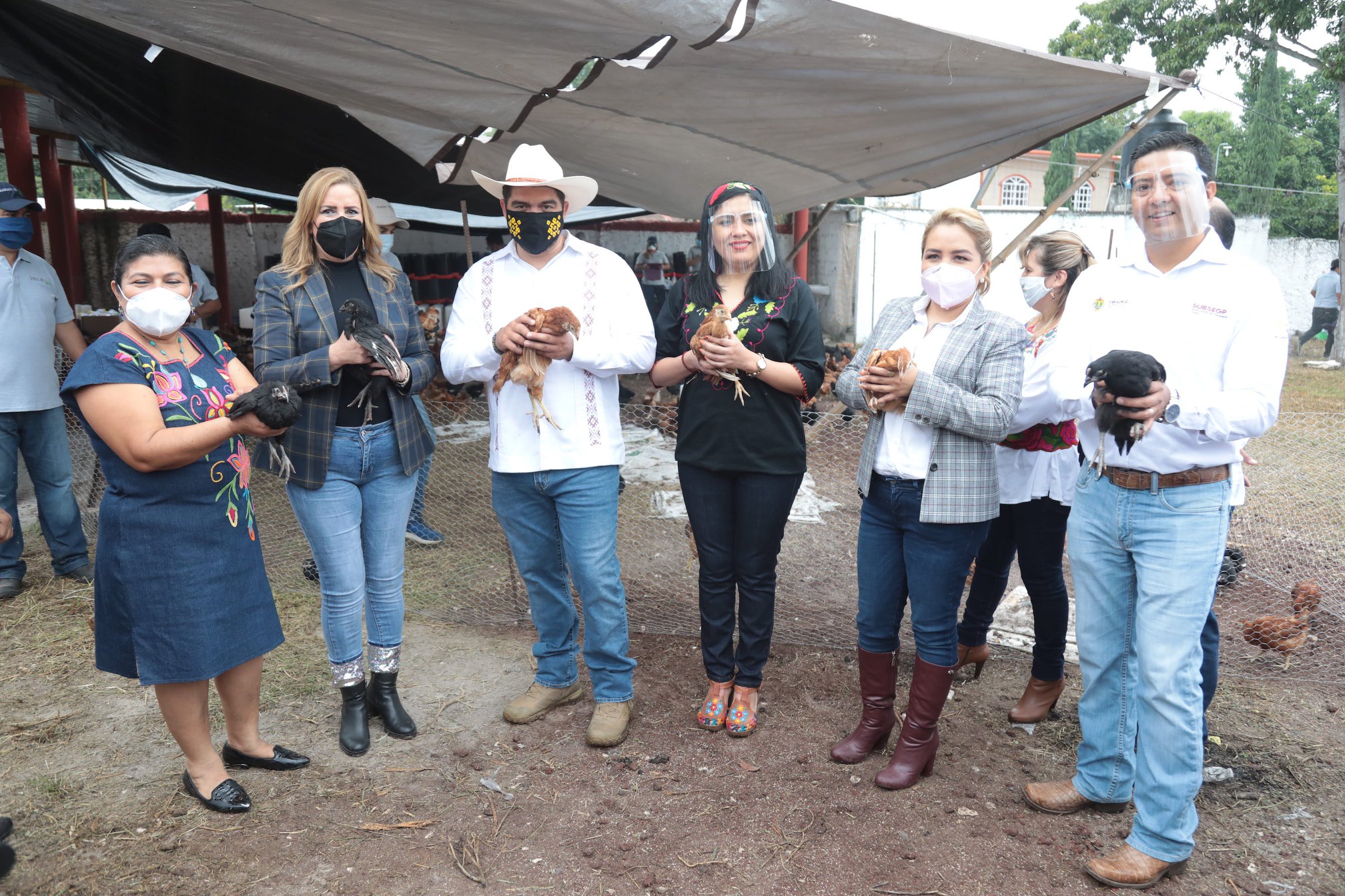 DIF Estatal entregó proyectos productivos en apoyo de 28 municipios de la zona centro de Veracruz