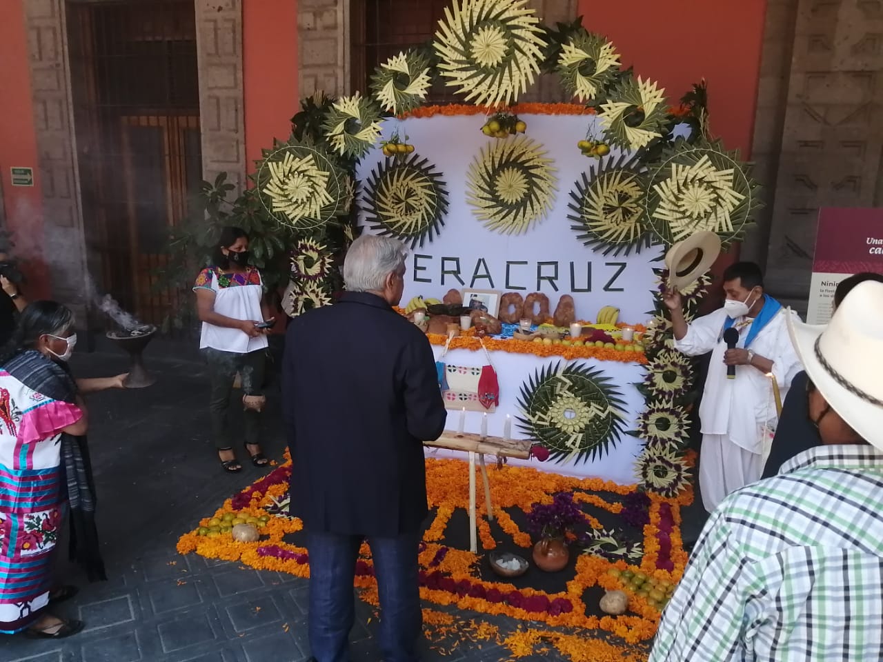 Inauguró AMLO ofrenda en honor a víctimas de la pandemia