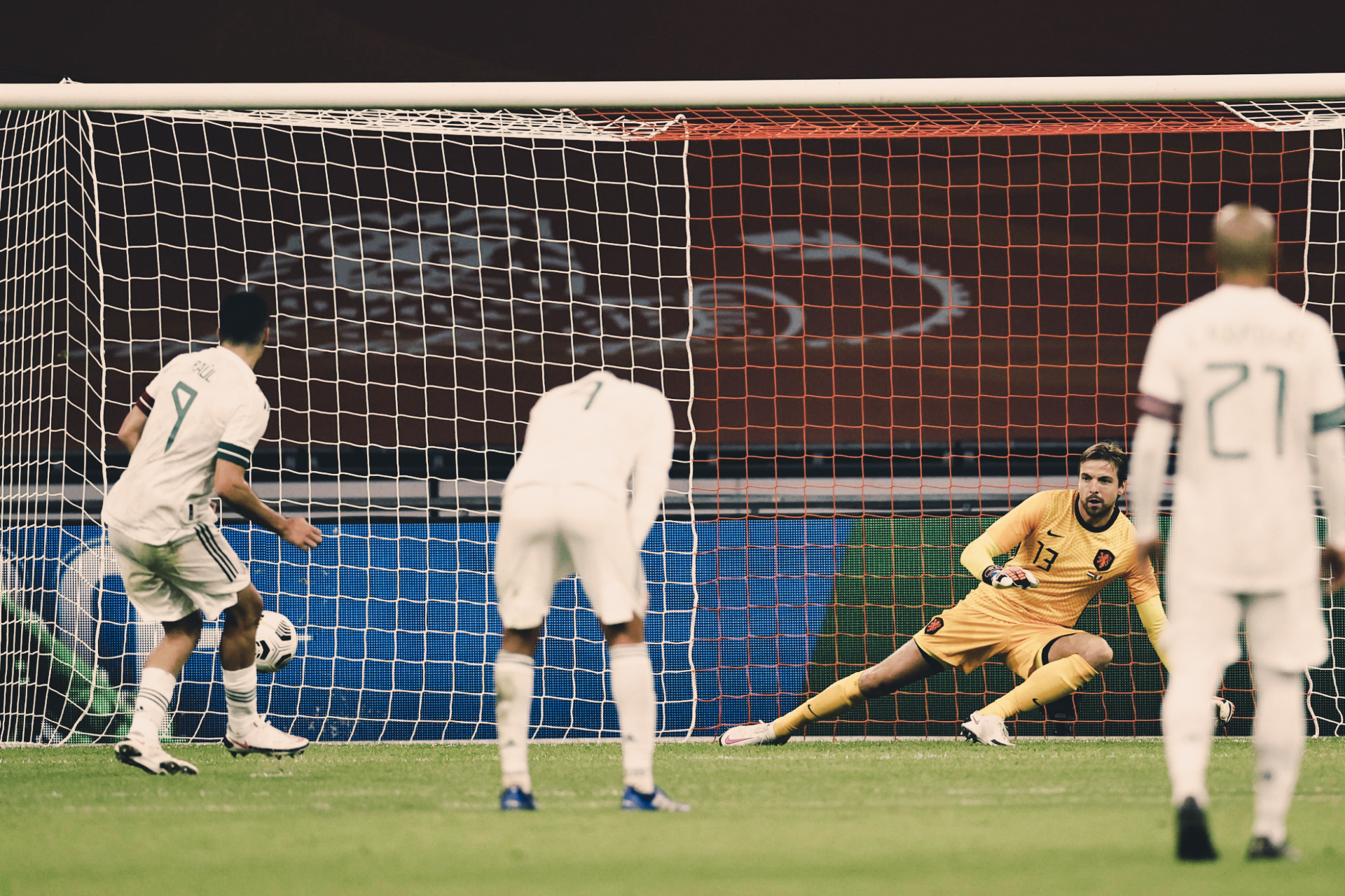 Buen triunfo de México en su gira europea; 1-0 sobre Holanda