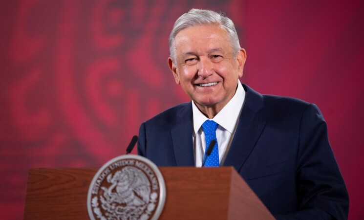 Gobierno federal mantiene despliegue de auxilio a la población por huracán Delta; se degrada a categoría 2