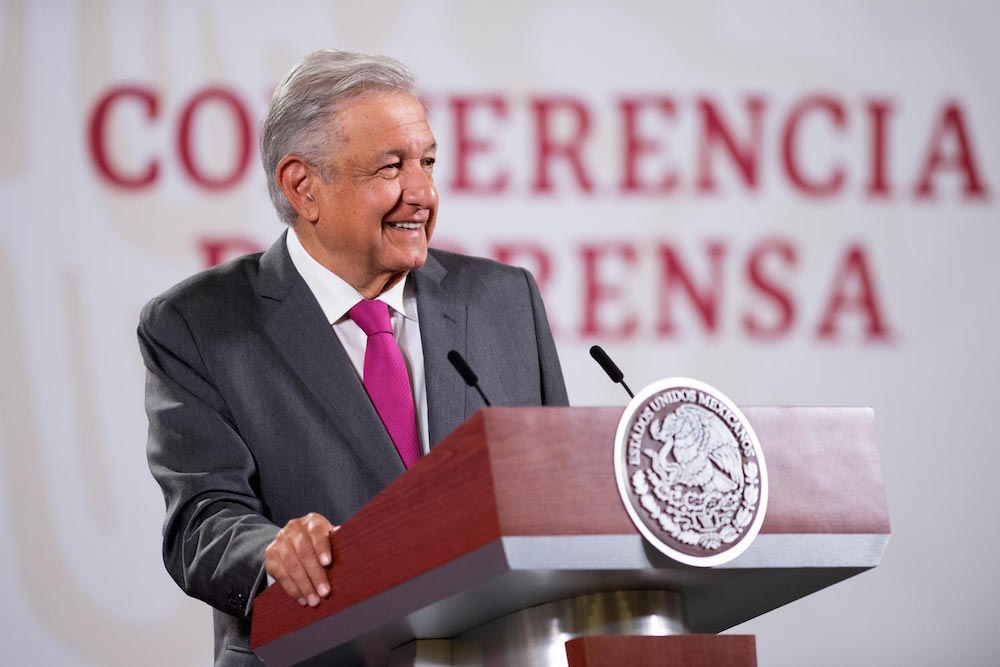 Funcionarios que quieran participar en elecciones tienen hasta fin de mes para renunciar al gobierno: presidente