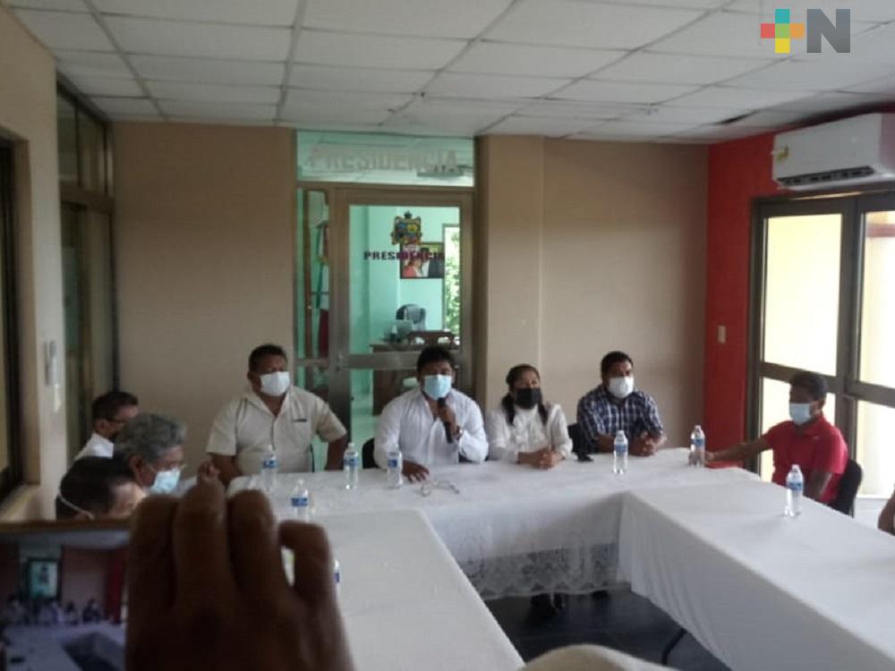 Alcalde de Oteapan denuncia persecución a comerciantes, por parte del Ayuntamiento de Chinameca