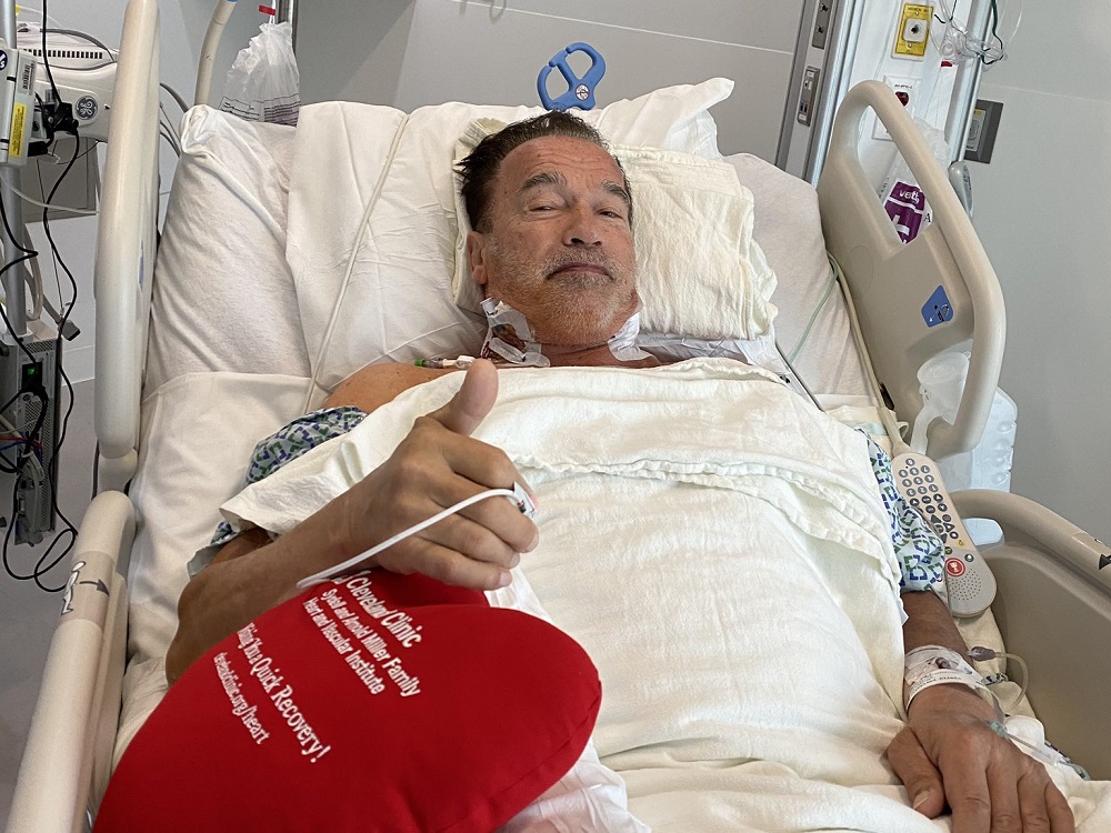 Arnold Schwarzenegger se recupera de cirugía de corazón