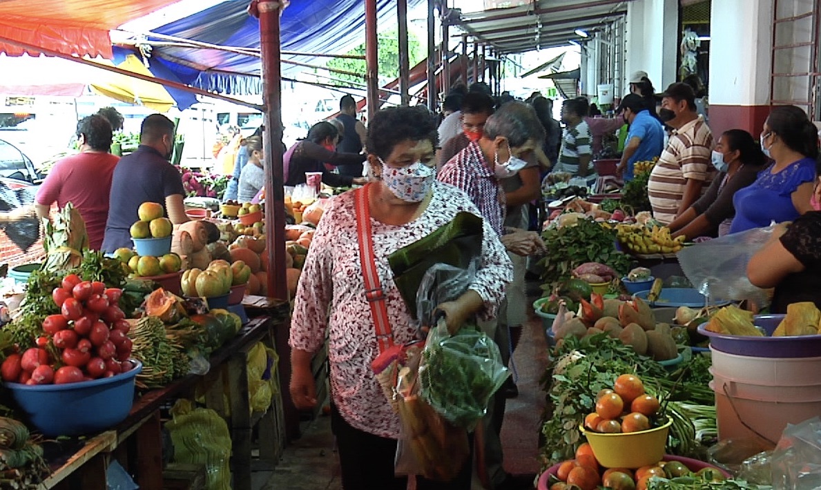 Por Día de Muertos, se incrementó flujo de clientes en el mercado Morelos de Coatzacoalcos
