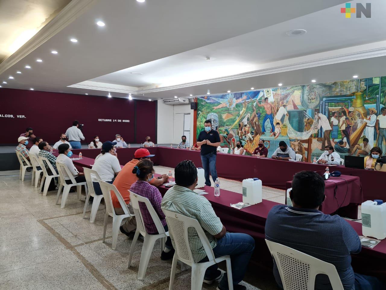 Capacitan a locatarios de Coatzacoalcos en prevención del contagio de COVID-19