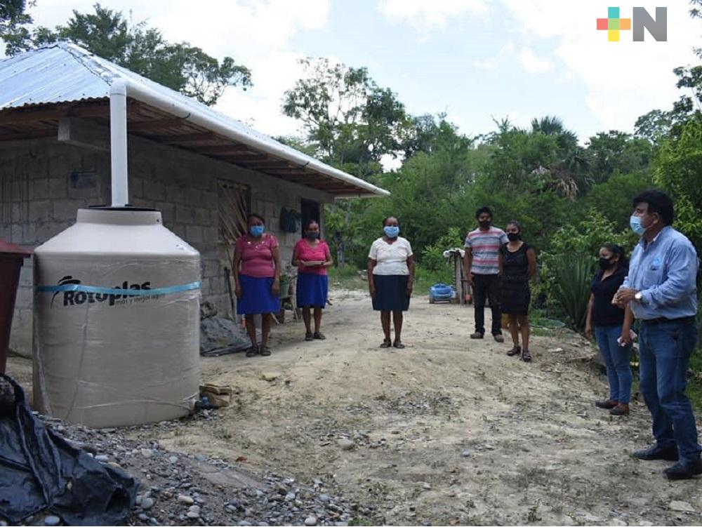 Comunidades de Tantoyuca reciben insumos para aprovechar temporada de lluvias