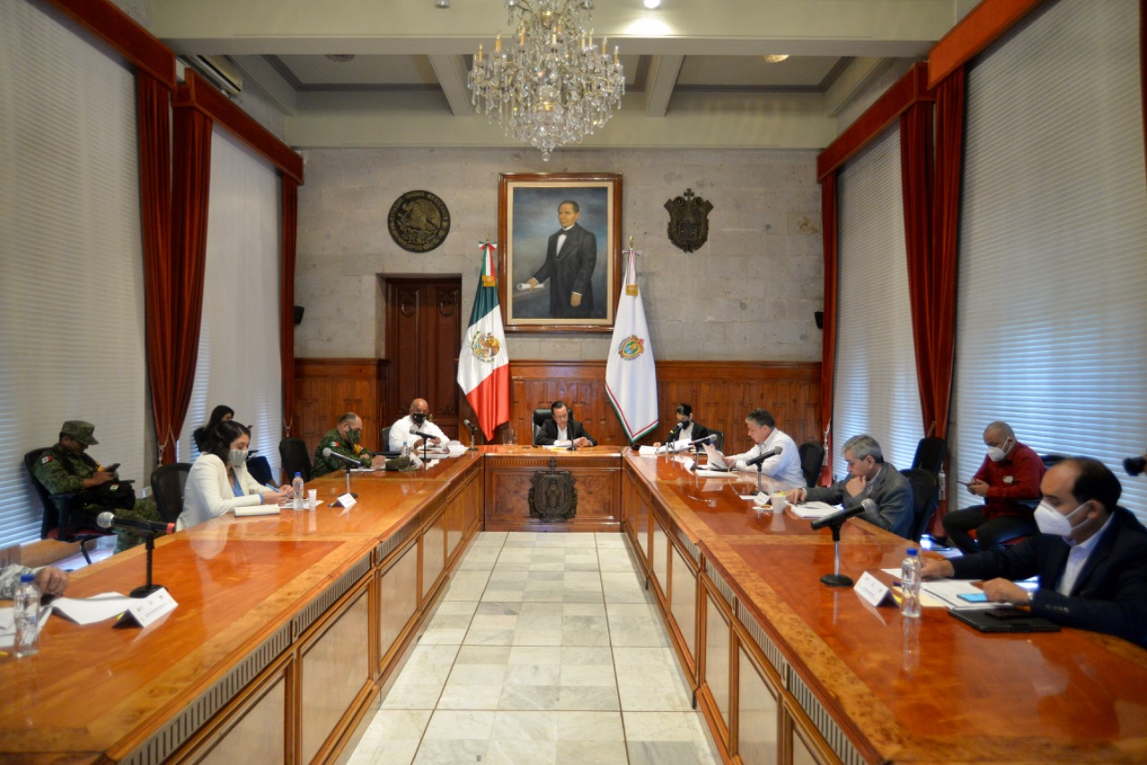 Cuitláhuac García cuestiona procedencia de «mansiones en el extranjero» de exfuncionarios