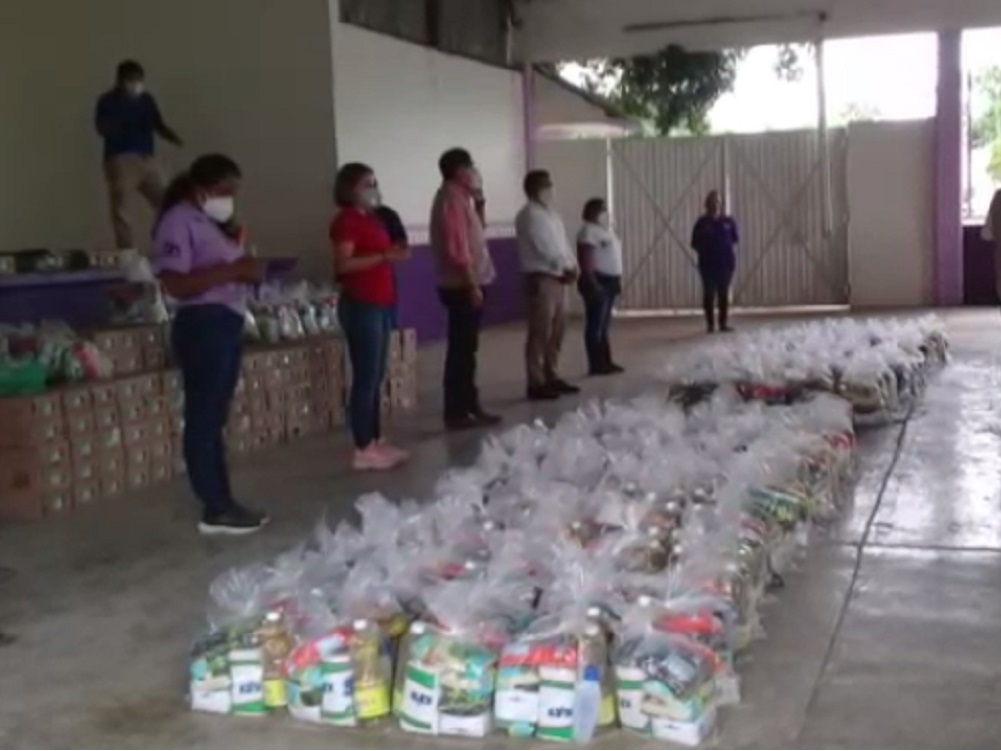 DIF de Chicontepec entrega  despensas a personas vulnerables