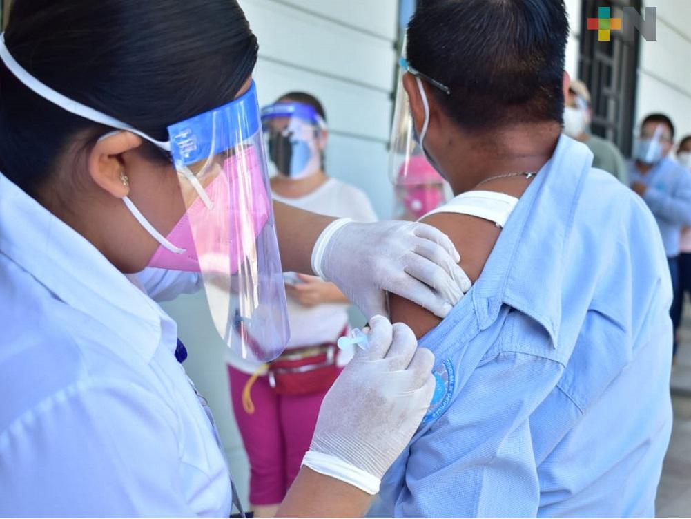 En Tantoyuca, campaña de vacunación contra la influenza mantiene segura a población vulnerable
