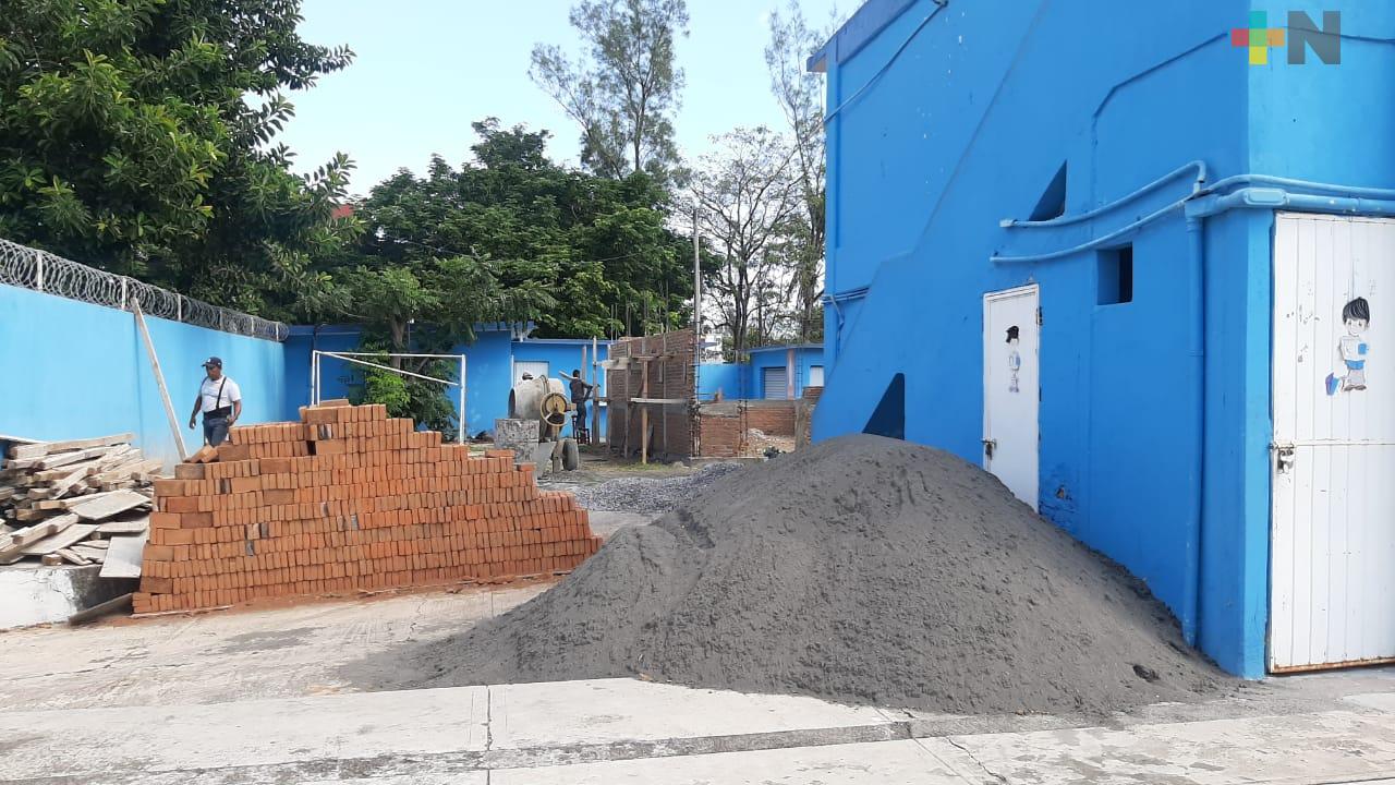 SEV continúa con la atención a necesidades de escuelas veracruzanas