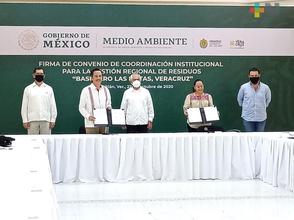 Firmó Gobernador de Veracruz convenio con Semarnat para remediación de basurero en el sur
