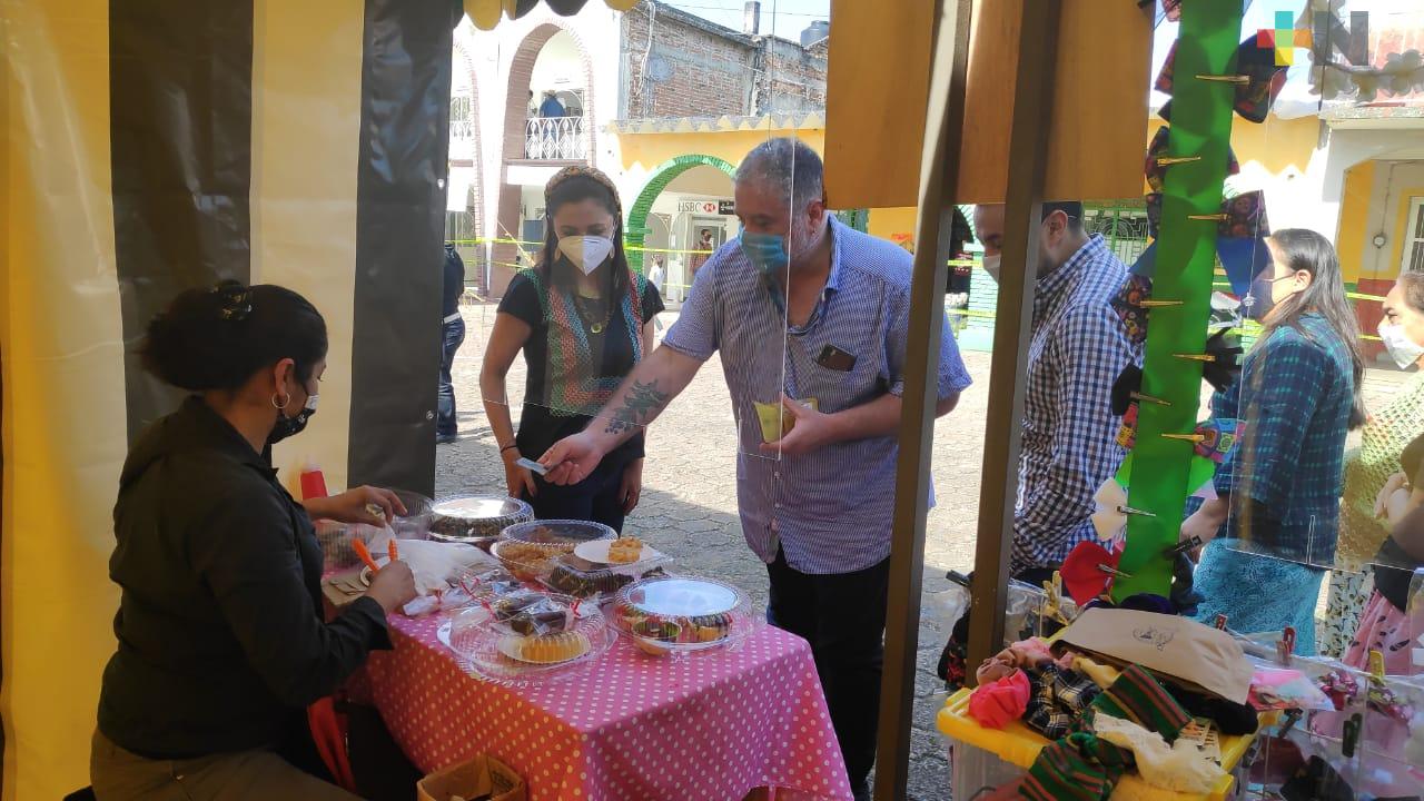 Regresa el Mercadito de Ixhuatlán del Café