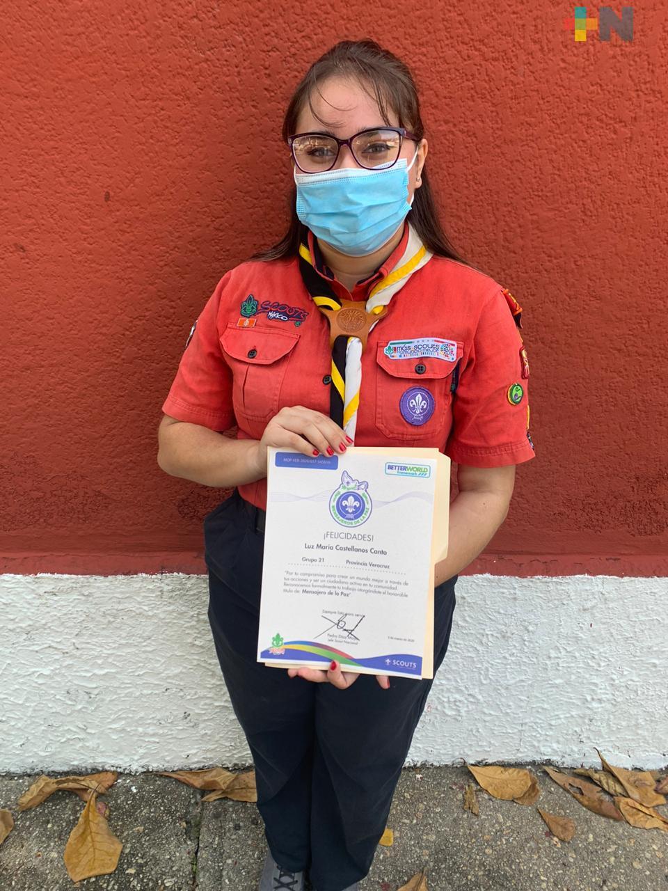 Galardonan a scout de Coatzacoalcos y la nombra Mensajera de la Paz