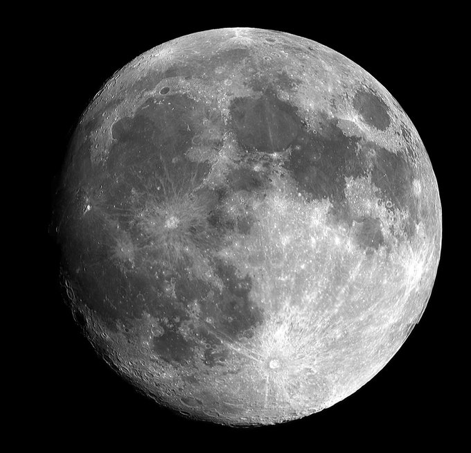 Confirma la NASA la presencia de agua en la Luna