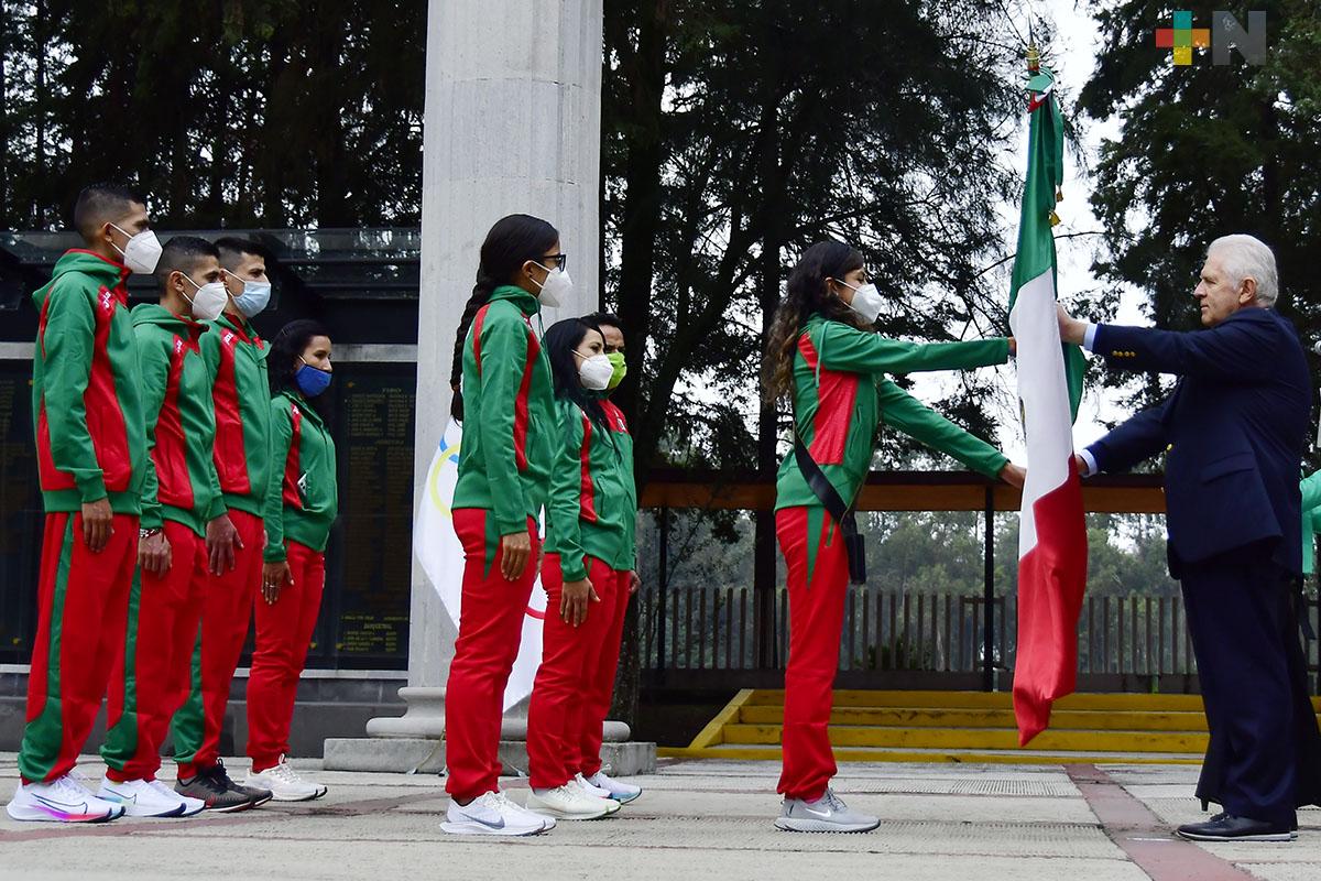 Abanderan a la delegación mexicana atletismo, en las instalaciones del CDOM