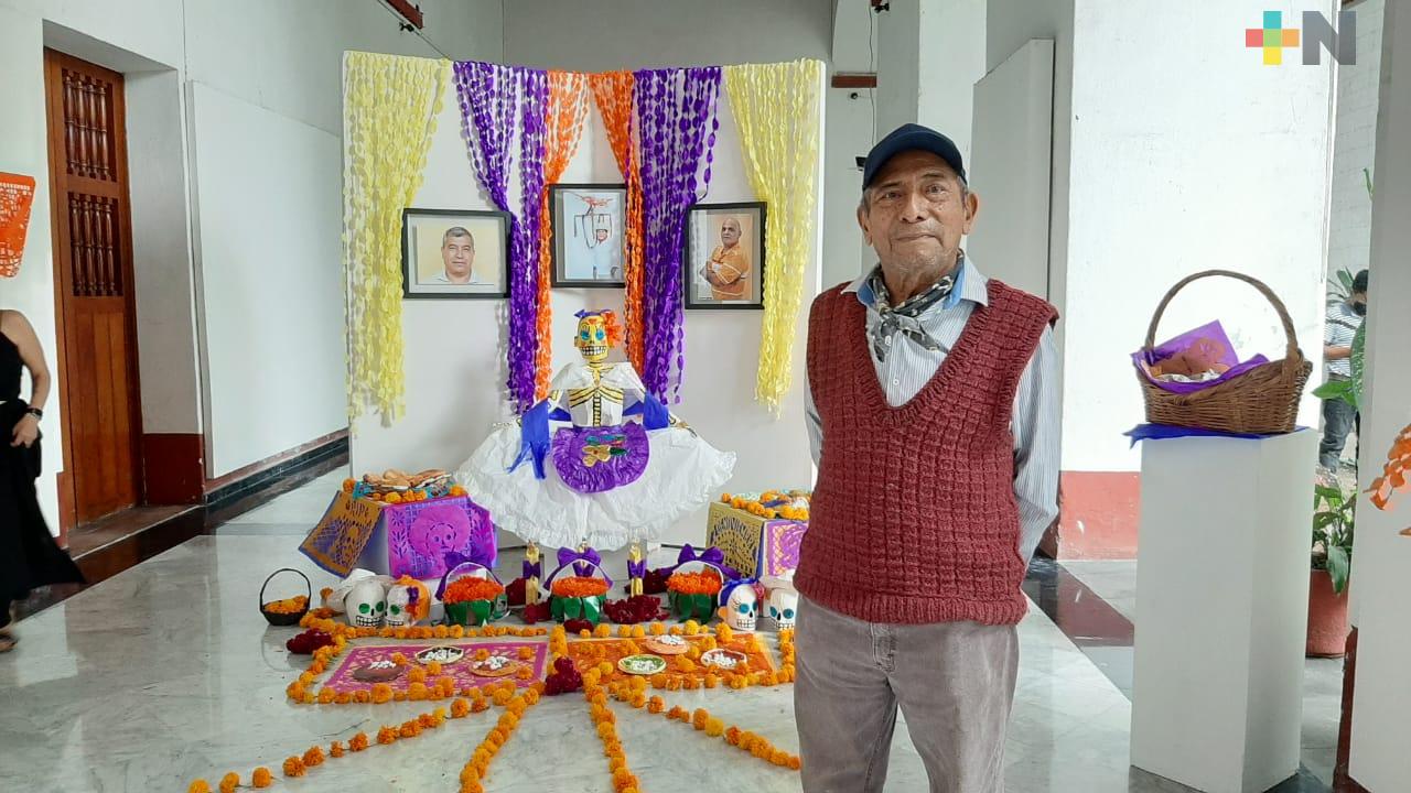 Inauguran altar de muertos realizado por Milburgo Treviño en el IVEC