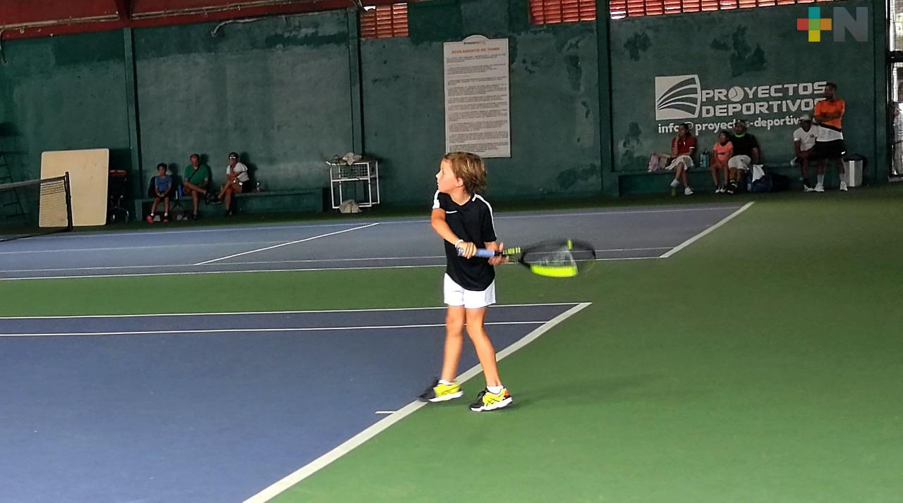 Prepara Britania Sport Center a futuros tenistas