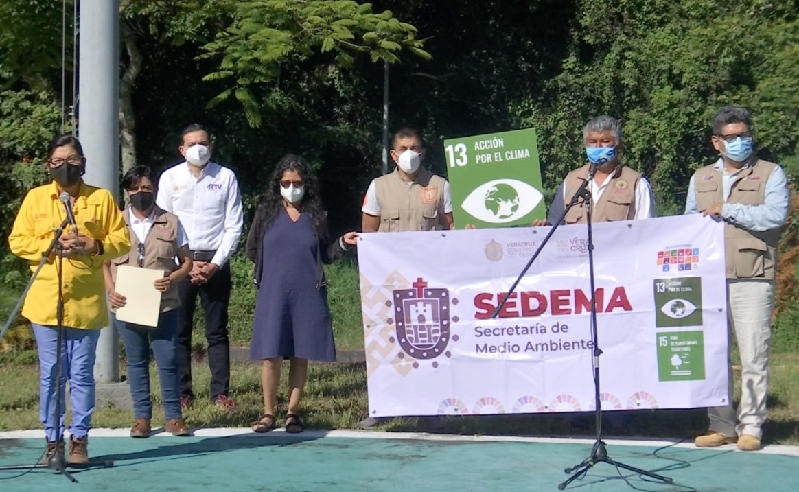 Rehabilitan senderos y realizan limpieza en el Cerro de la Galaxia