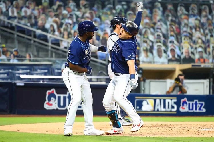 Yankees al borde de la eliminación; Tampa ganó el tercero de la serie