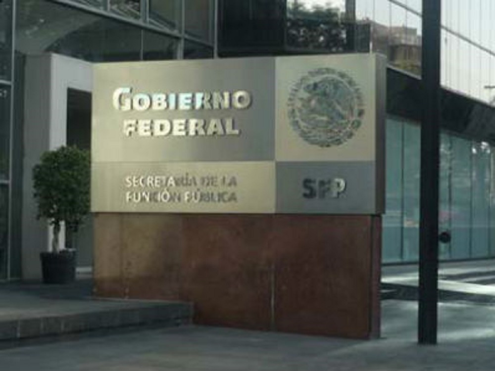 SFP destituyó a servidor público del SAT e impuso multas resarcitorias millonarias