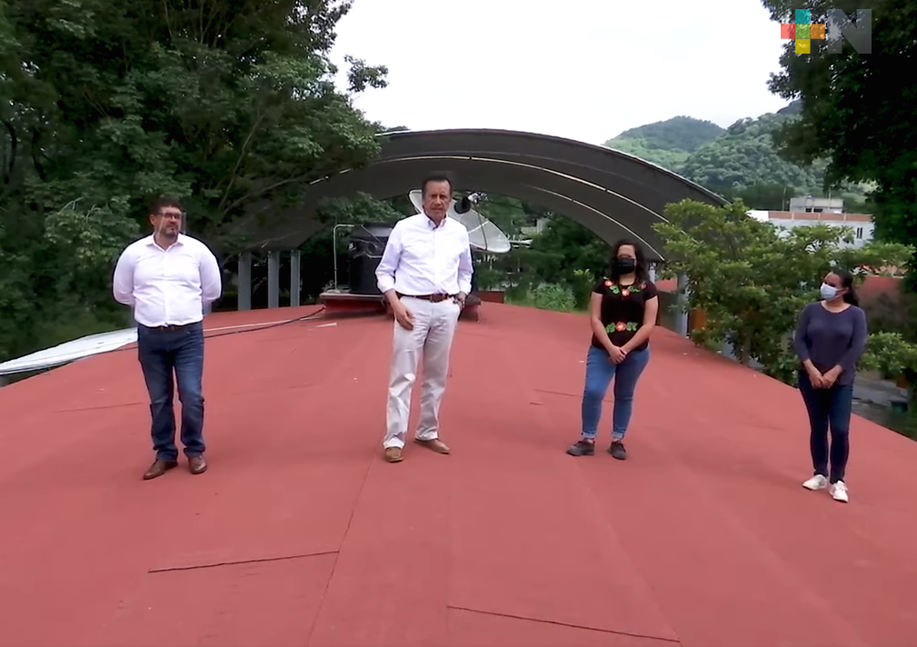 El gobernador Cuitláhuac García supervisó telesecundaria en Jalcomulco