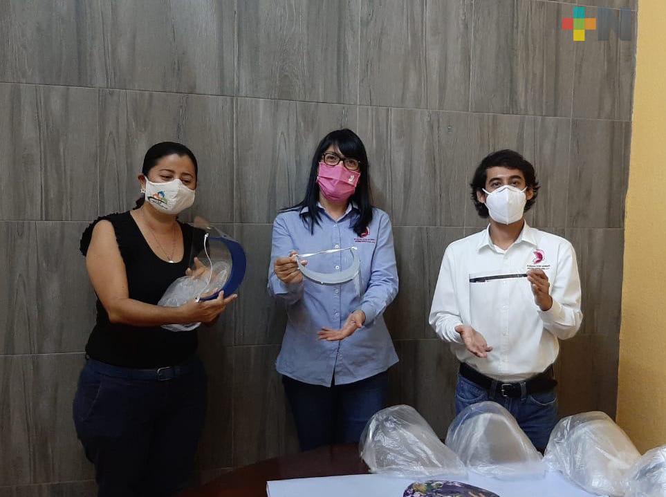 Un Mundo Unido para Ayudar, dona caretas para personas con discapacidad auditiva