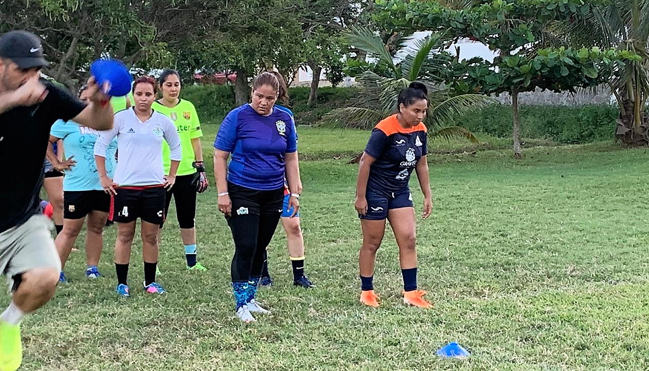 Equipos Jacqueline FC y Gallos Pro Veracruz invitan a visorias