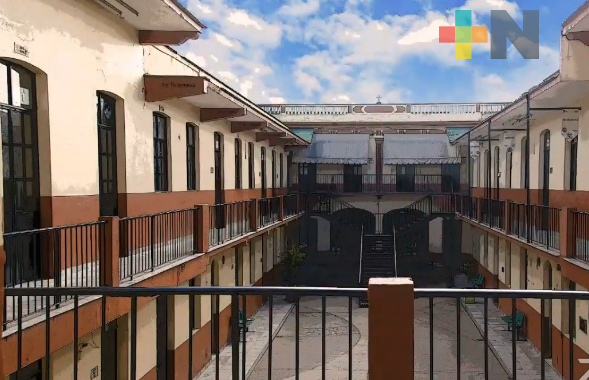 Recordaron en Xalapa el aniversario 40 de la Escuela de Bachilleres «Constitución de 1917»