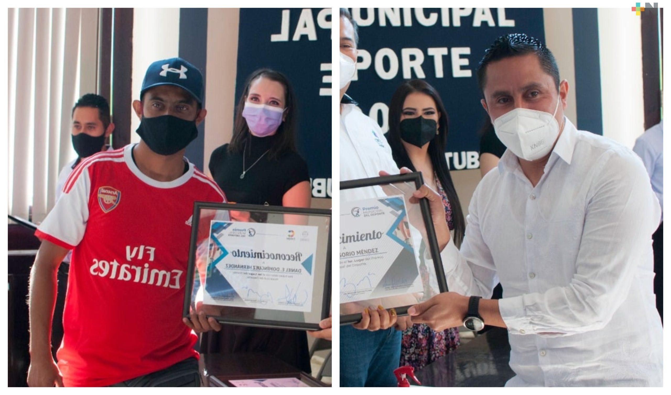 En Coatepec, Daniel Domínguez y Adrián Osorio ganaron Premio Municipal del Deporte